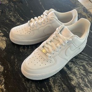 Brand new never worn Nike Air Force 1 colour: white size: 8.5